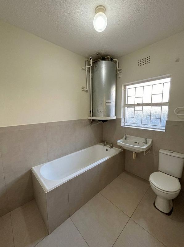 To Let 1 Bedroom Property for Rent in Wynberg Western Cape